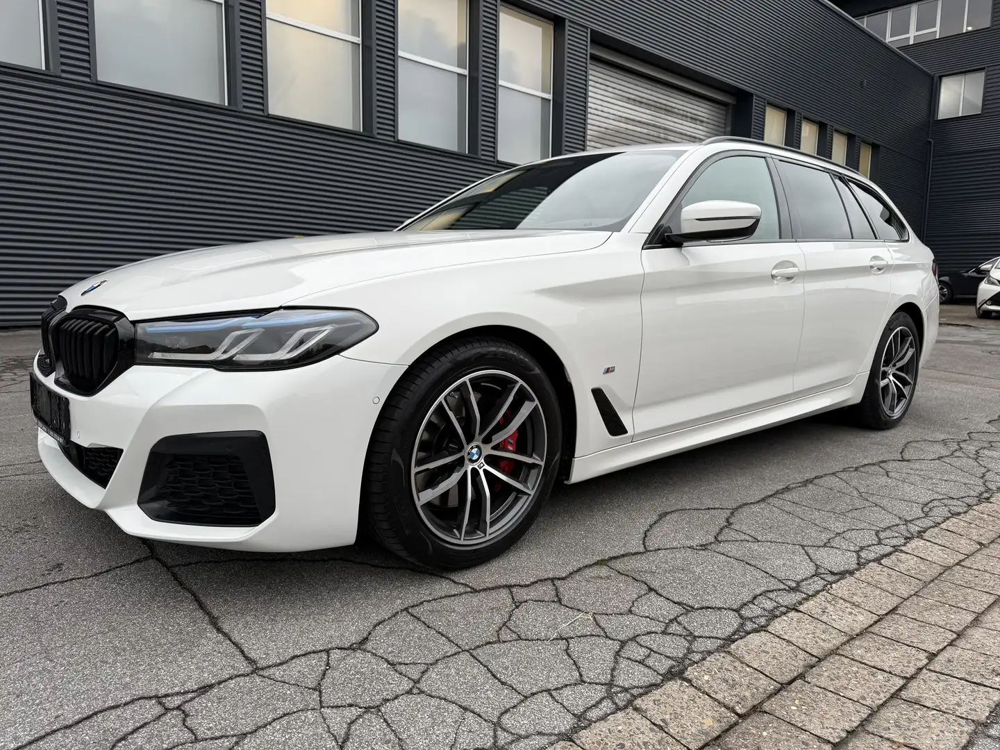 BMW 520 520 d M Sportsportpaket ACC AHK H/K HUD Leser 18 Weiß - 1
