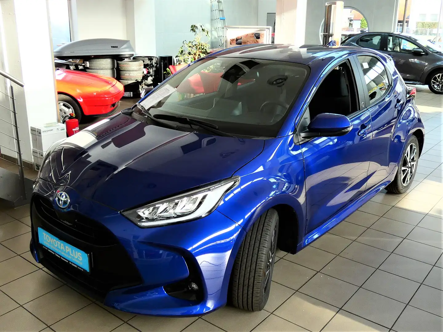 Toyota Yaris Hybrid Team D + Comfort Paket +LED+ Sitzheizung Blau - 1