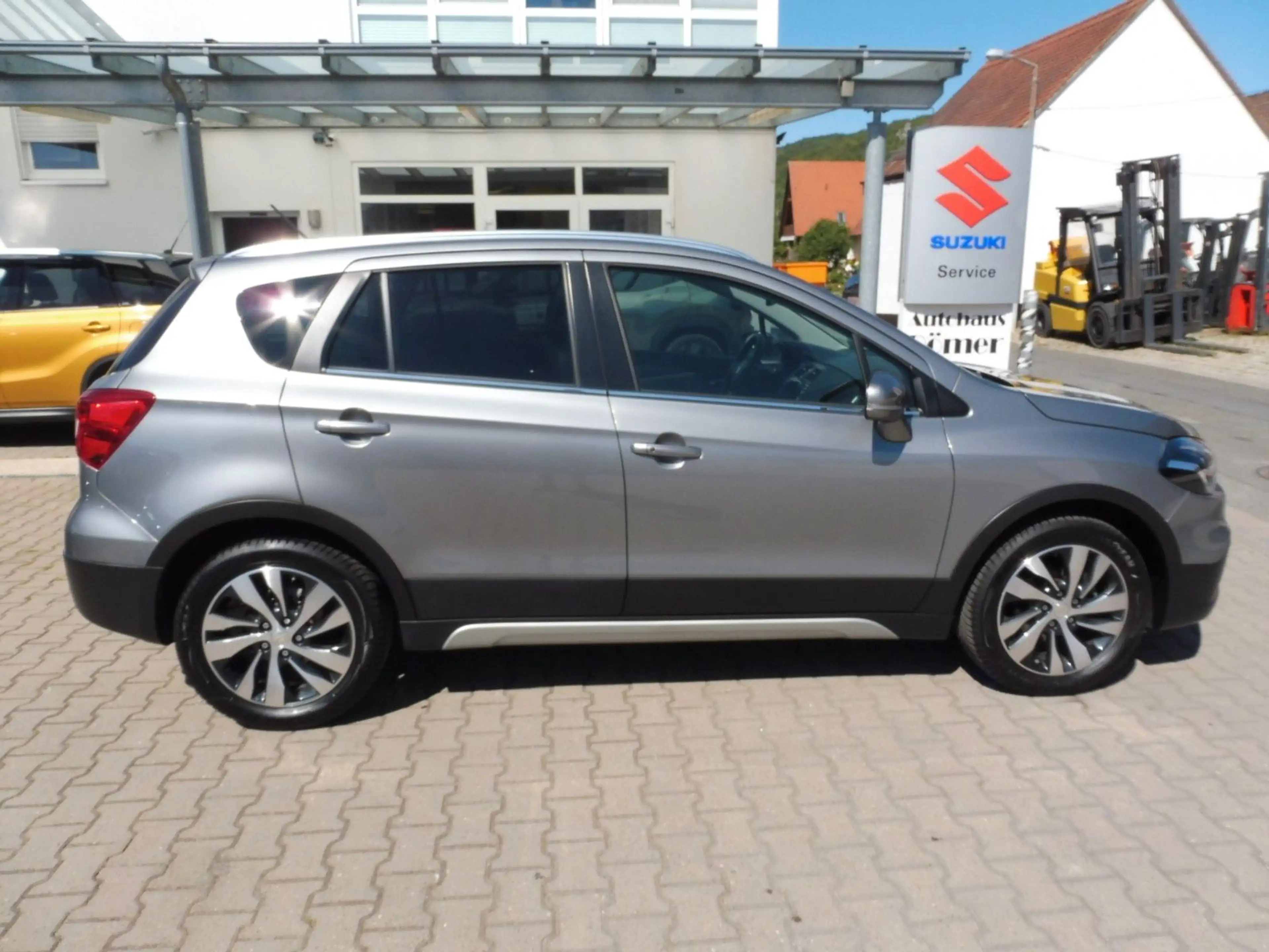 Suzuki SX4 S-Cross Comfort+ 4x4 — photo 6