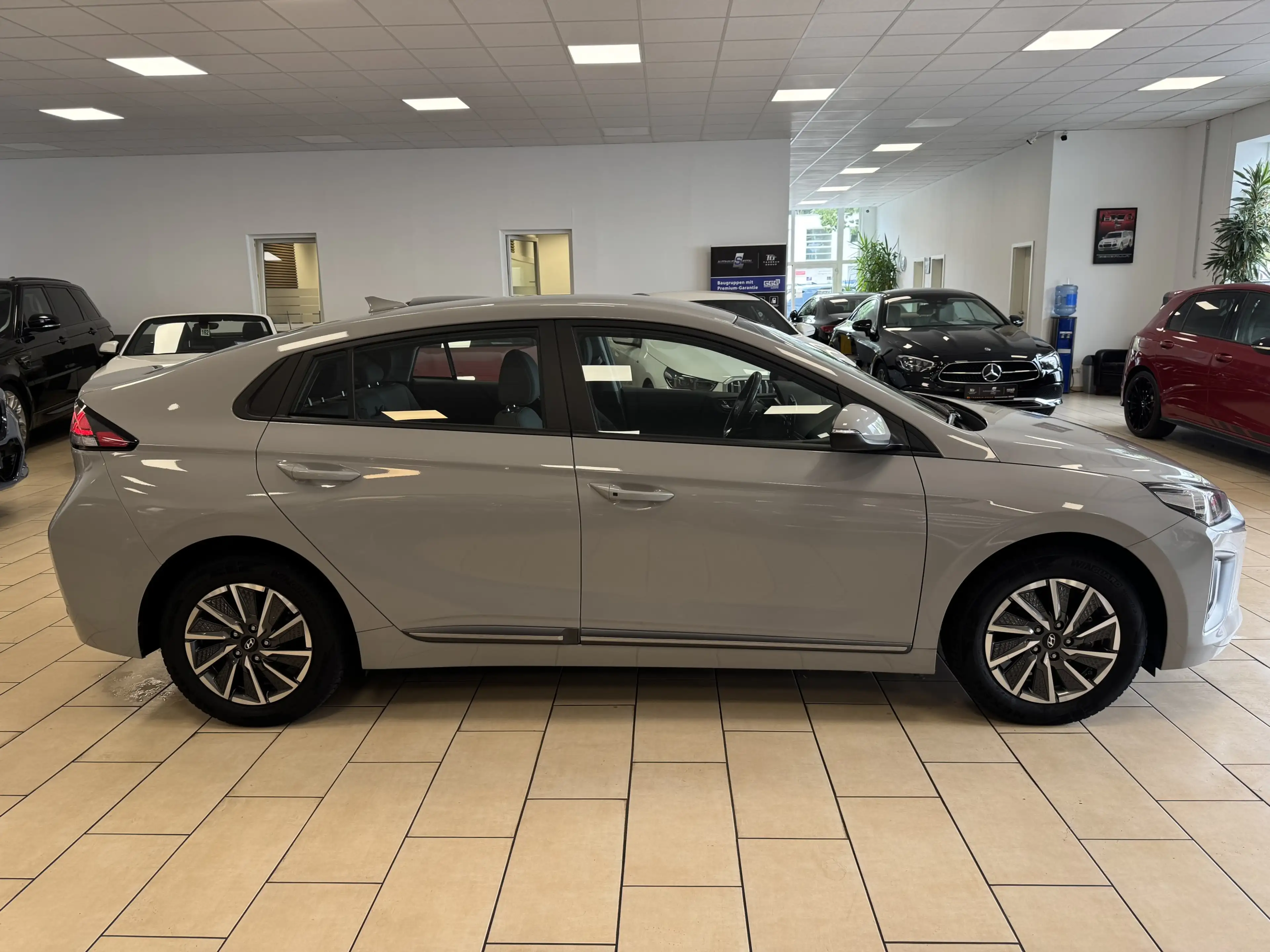 Hyundai IONIQ R-Cam*CarPlay*Wi-Fi*ACC*Spurhalte*DAW* — photo 4