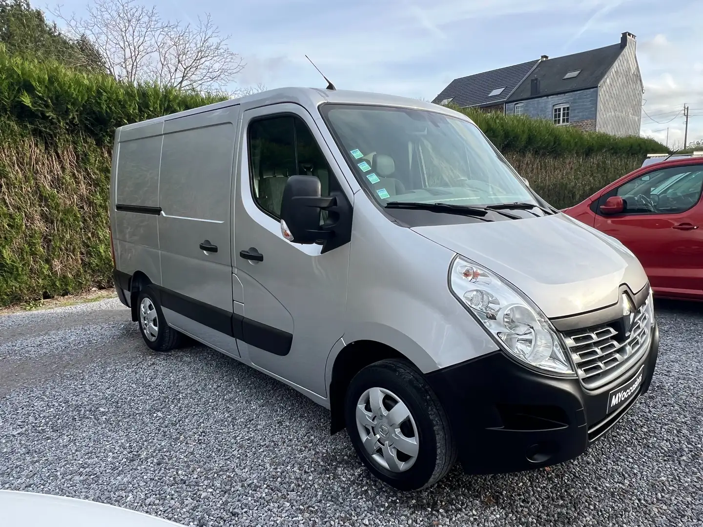 Renault Master 2.3 DCi - L1H1 - EURO 6b - TVA DEDUCTIBLE - Grijs - 2