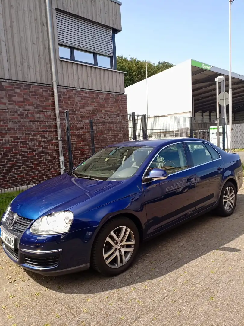Volkswagen Jetta 1.6 FSI Comfortline - 2