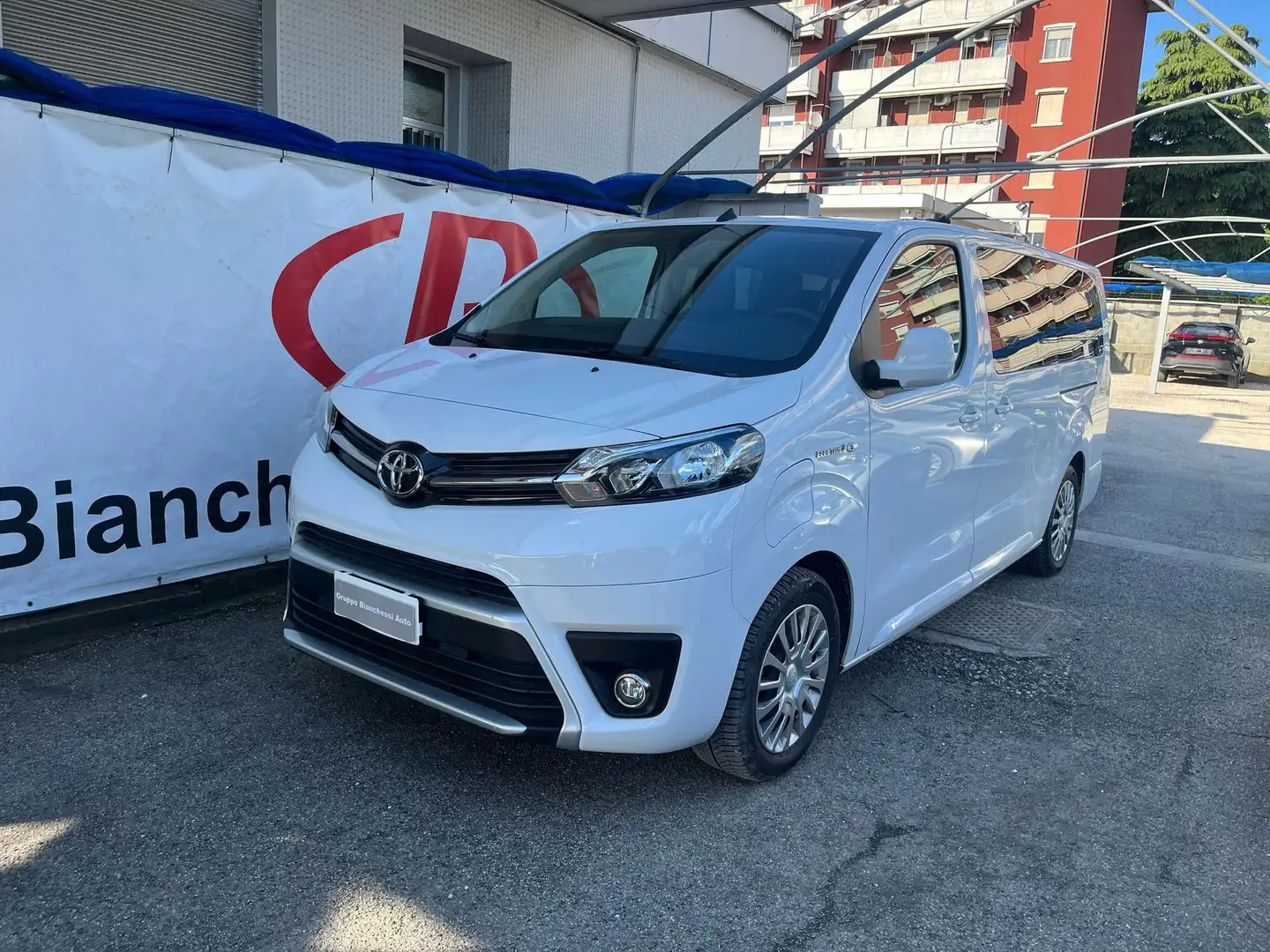 Toyota Proace ctric 75 kWh L2 Long D Lounge - 1
