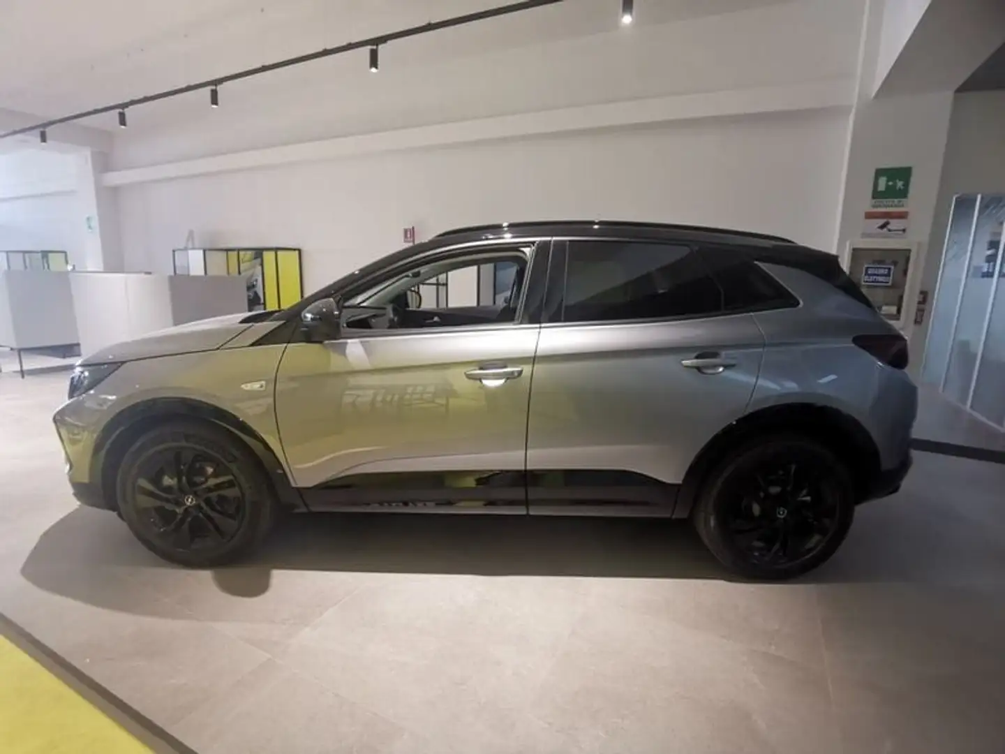 Opel Grandland X GS HYBRID 136 HP Grigio - 2