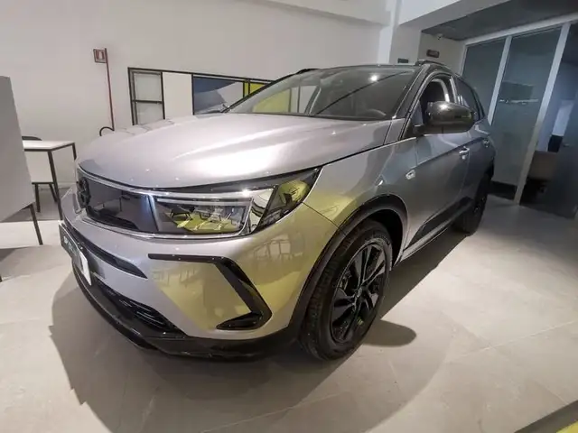 Opel Grandland X GS HYBRID 136 HP