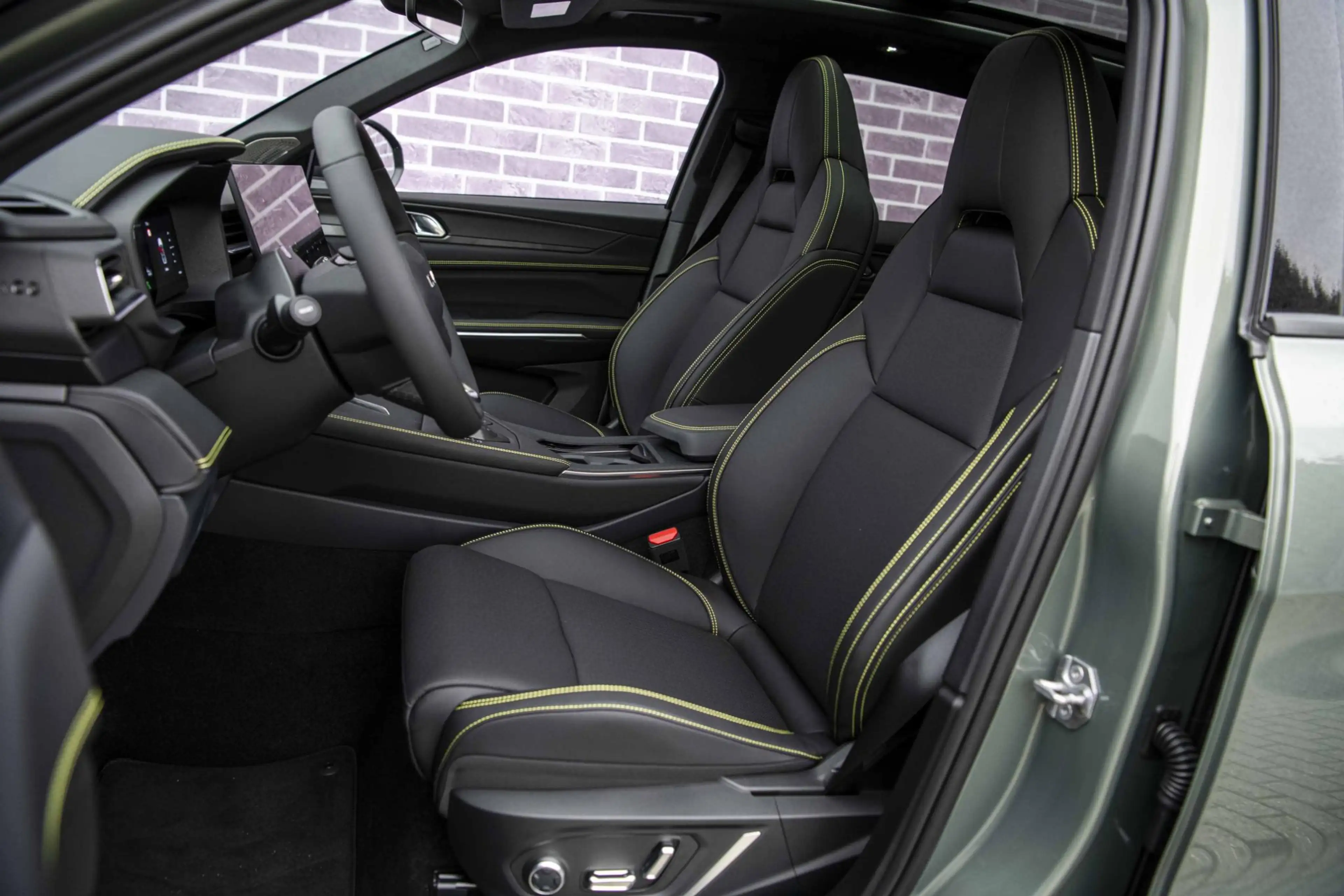 Lynk & Co 01 1.5 Plug-in Hybrid More | Trekhaak | PHEV | Two-To — photo 4