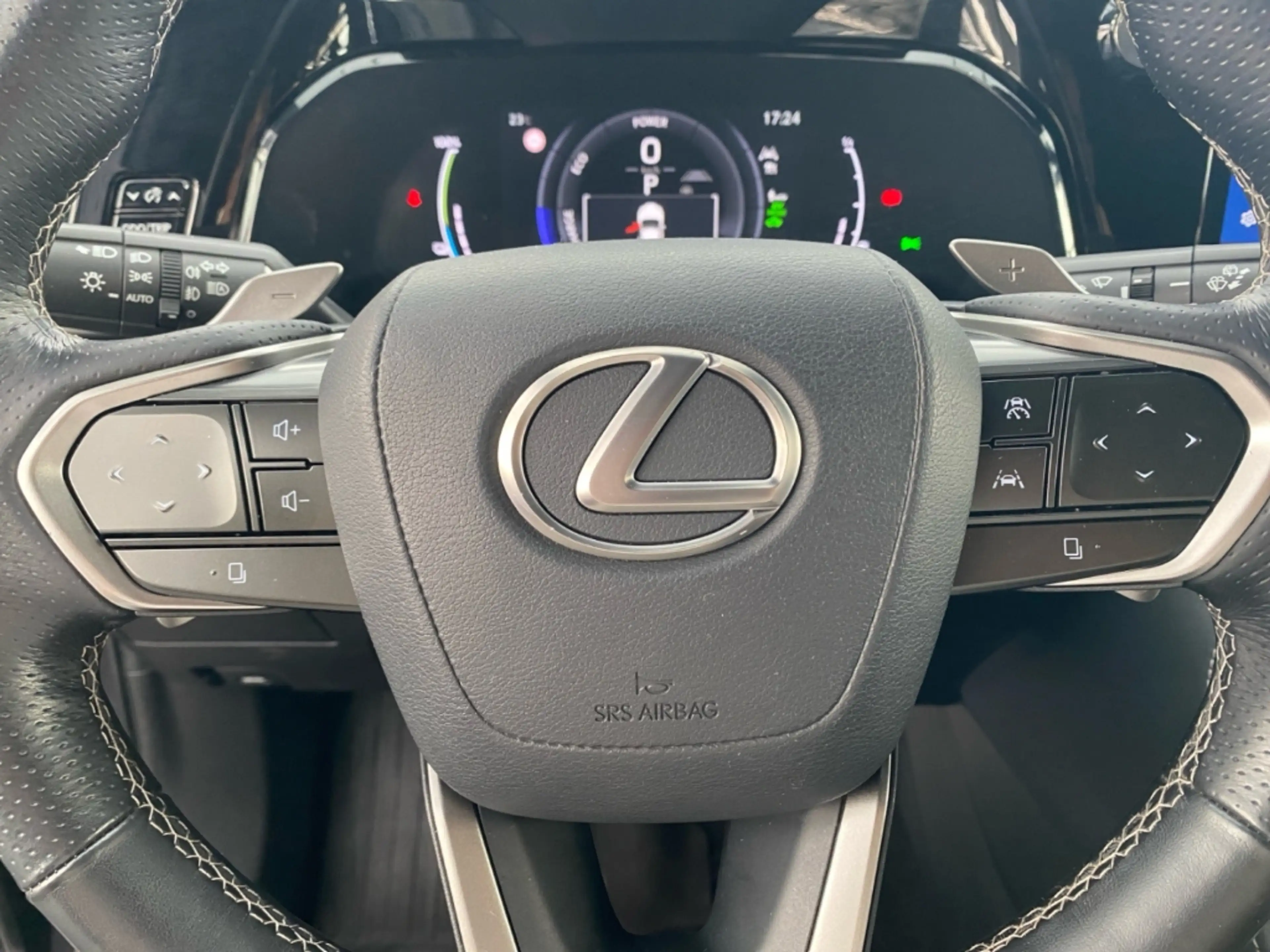 Lexus NX 450h+ 2,5L PLUG-IN, CVT LUXURY *LED*Klima* — photo 14