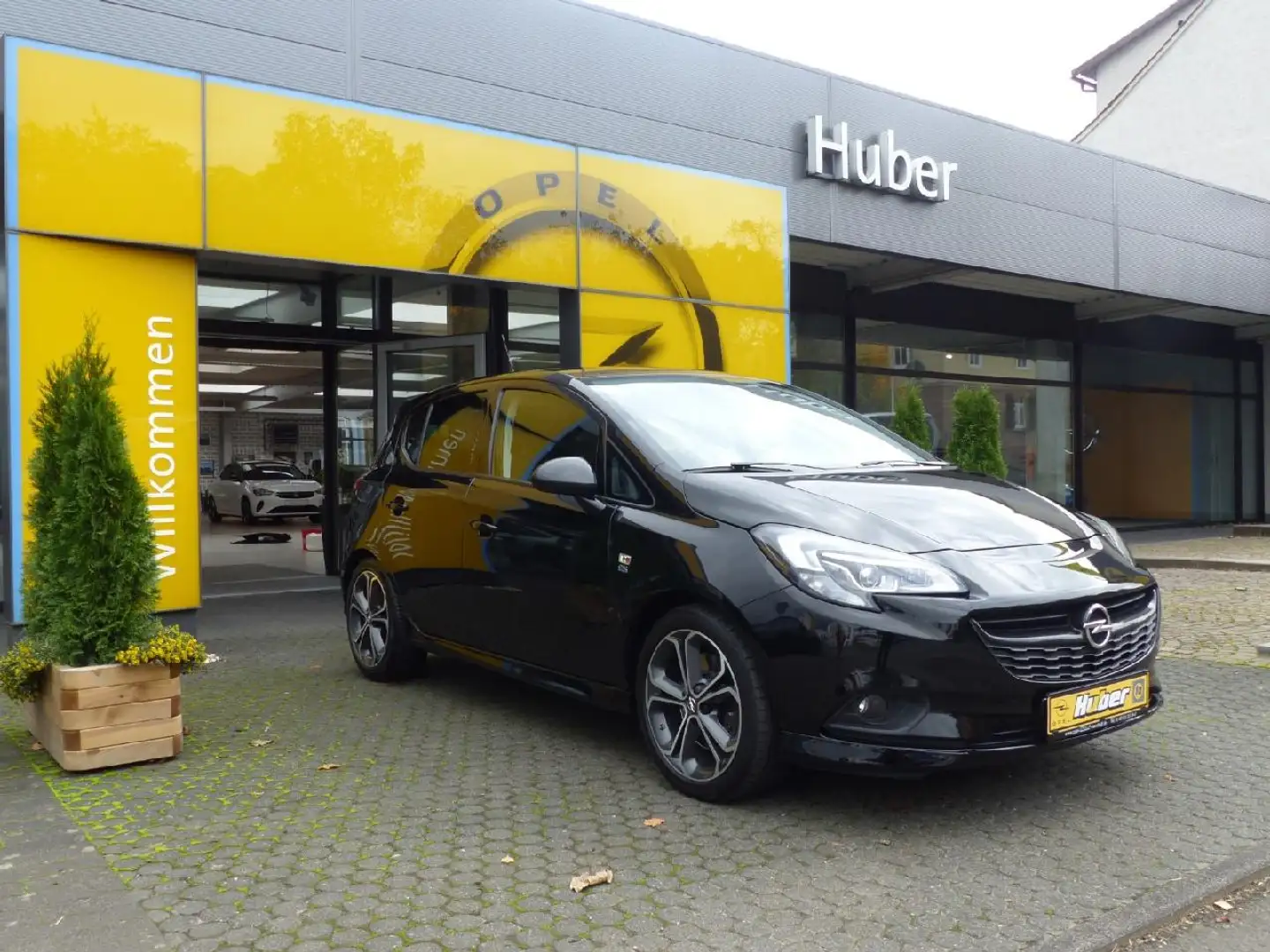 Opel Corsa S ecoFlex Schwarz - 1