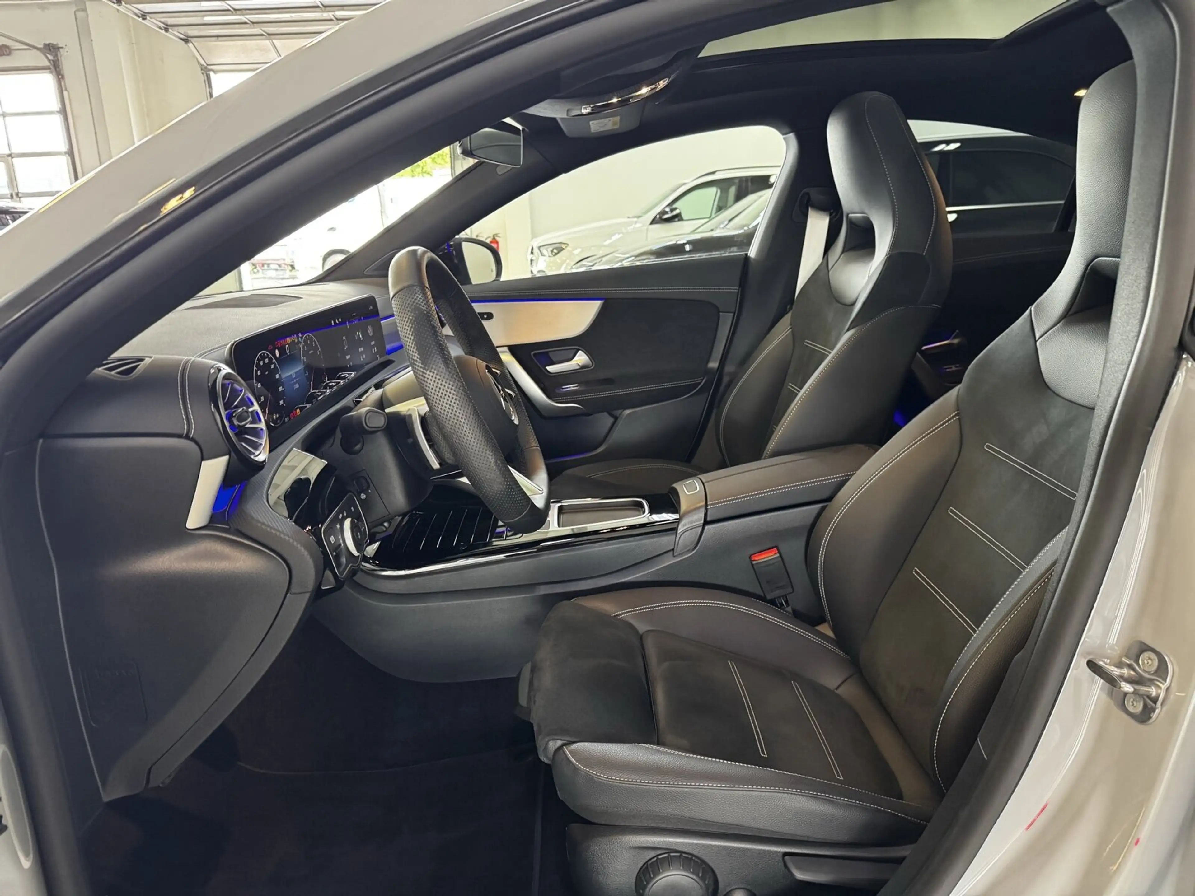 Mercedes-Benz CLA 200 CLA 200 Coupé AMG Pano Distr Multibeam Night 360 — photo 12