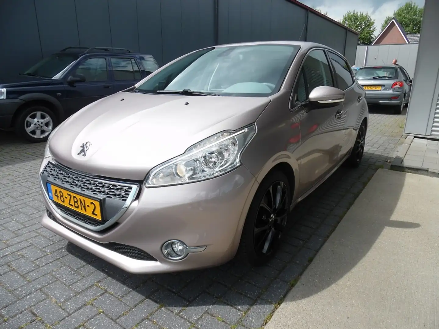 Peugeot 208 1.6 VTI ALLURE Grijs - 1