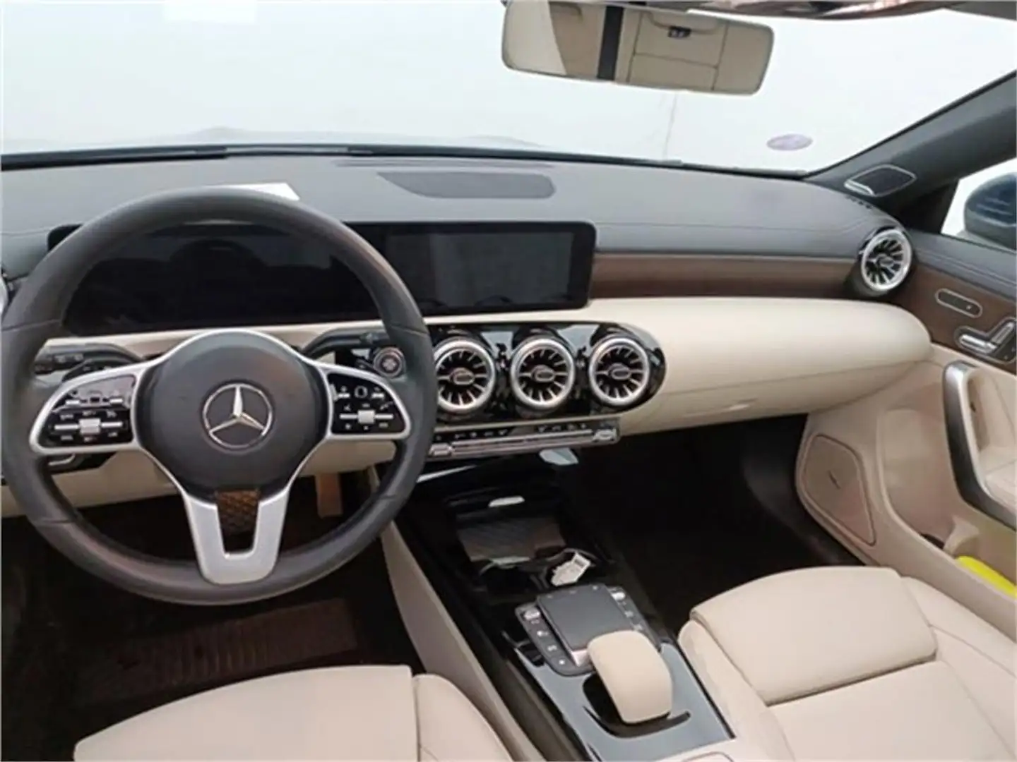 Mercedes-Benz CLA 250 e Shooting Brake - 2