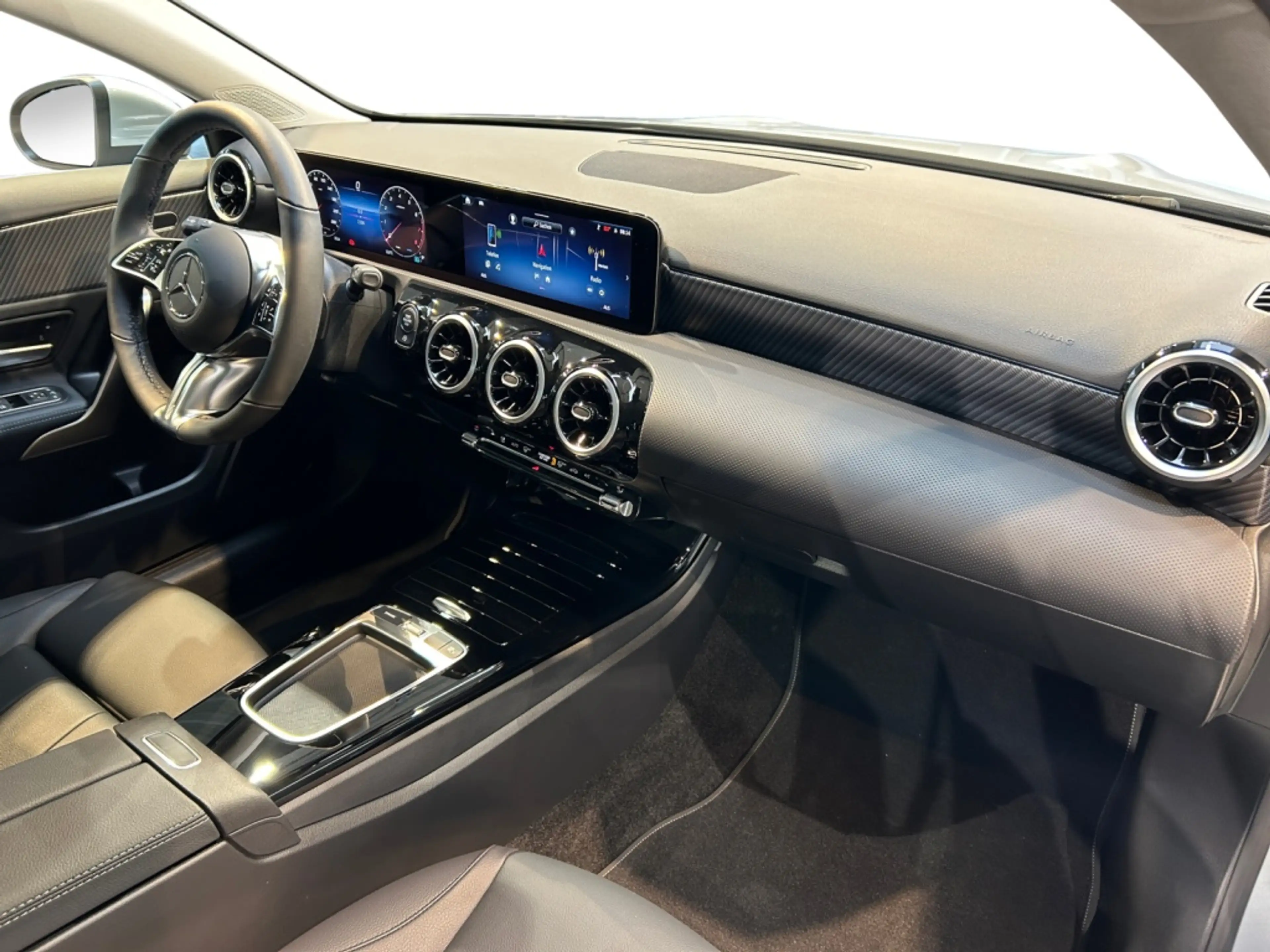 Mercedes-Benz A 200 Progressive MBUX+Progressive+Wide+Cam+LED — photo 5