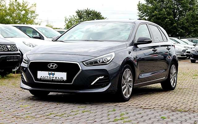 Imagine Hyundai i30 1.4 T-GDI /SHEFT/RCAM/BT/AHK/NAVI/KLIMA/