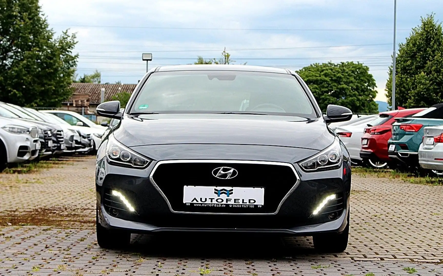 Hyundai i30 1.4 T-GDI /SHEFT/RCAM/BT/AHK/NAVI/KLIMA/ Grau - 2