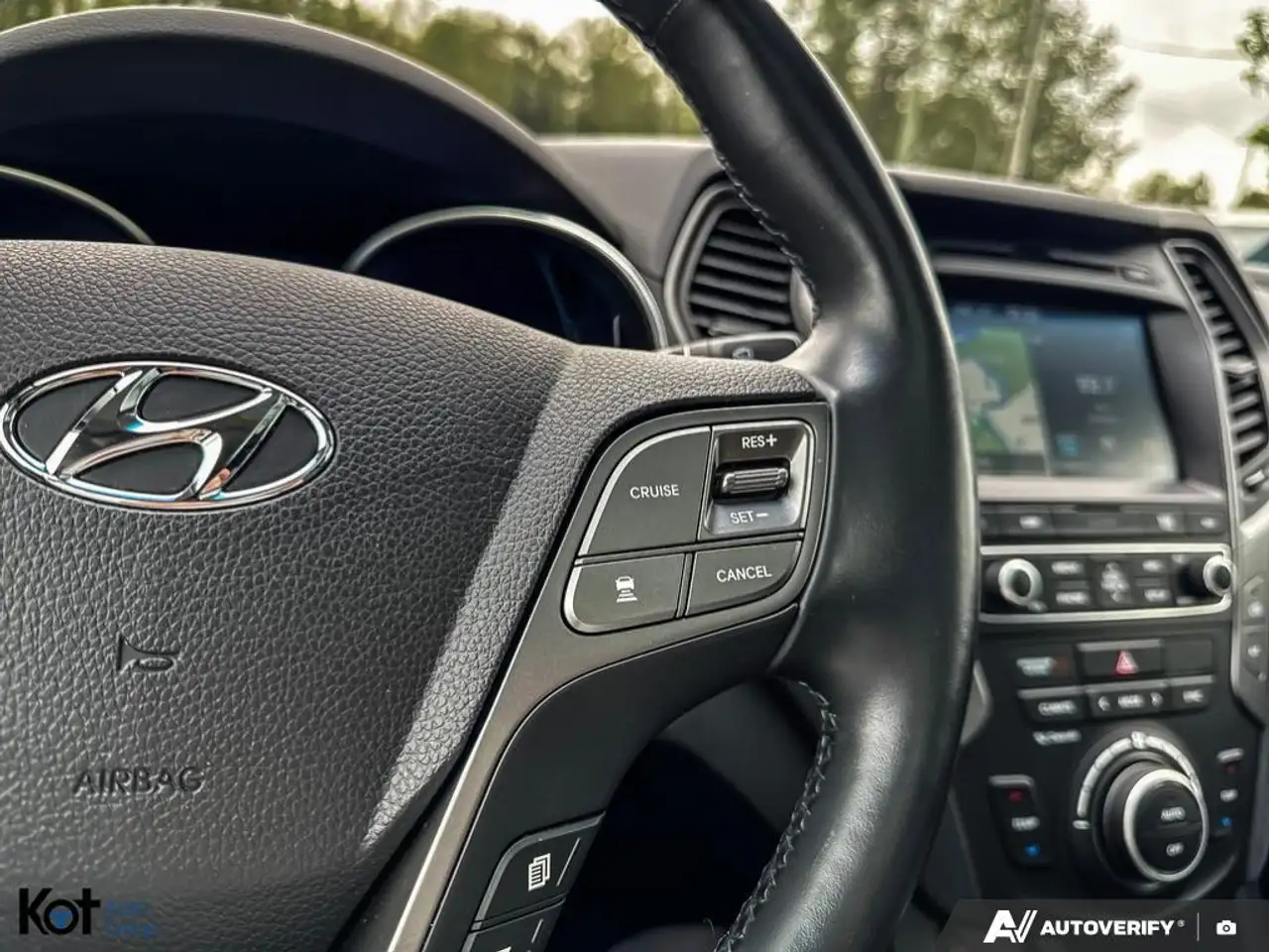 Hyundai SANTA FE снимка Hyundai SANTA FE