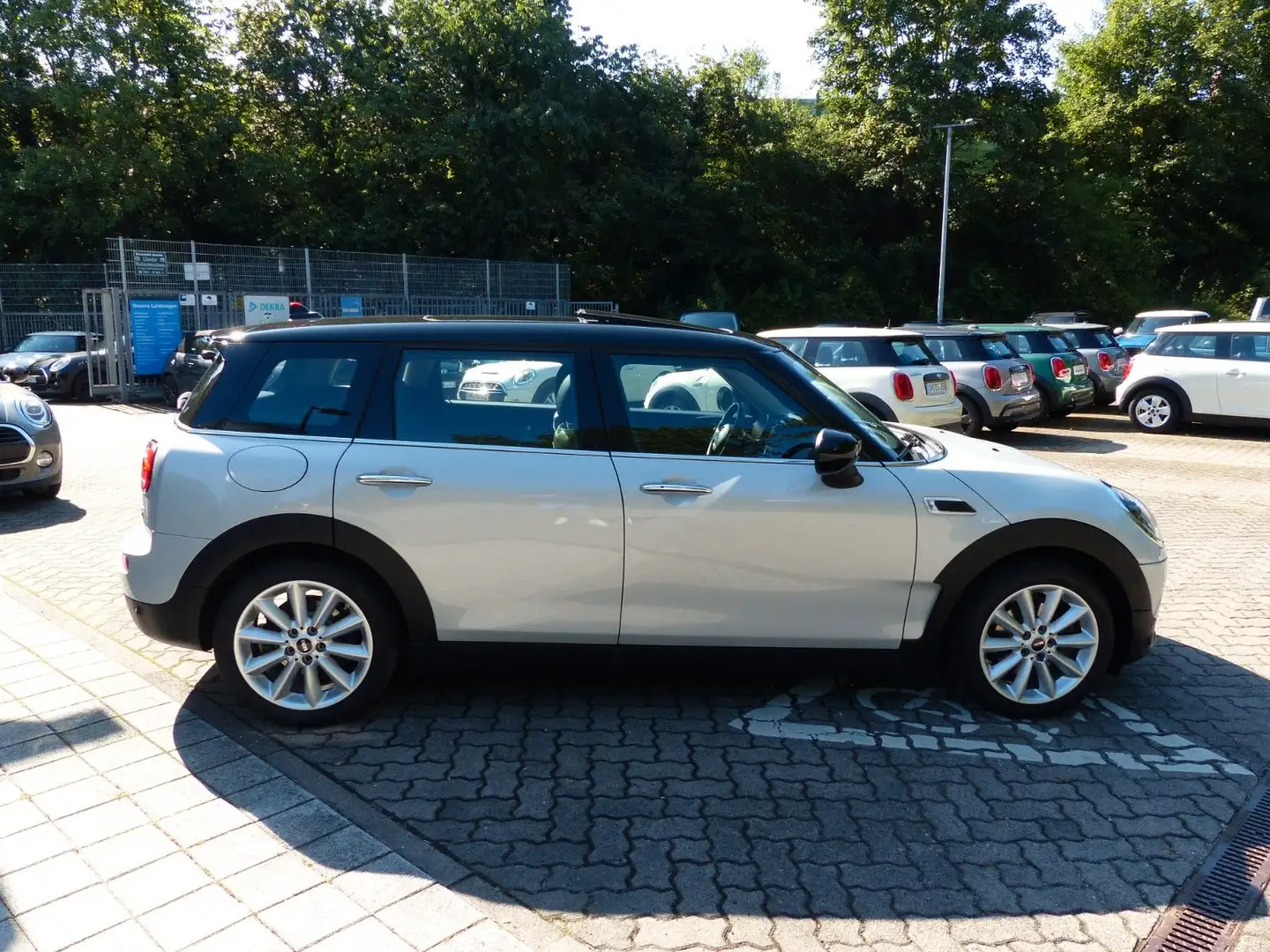 MINI Cooper Clubman Classic Trim Navi,LED,HUD,Pano-D. Plateado - 2