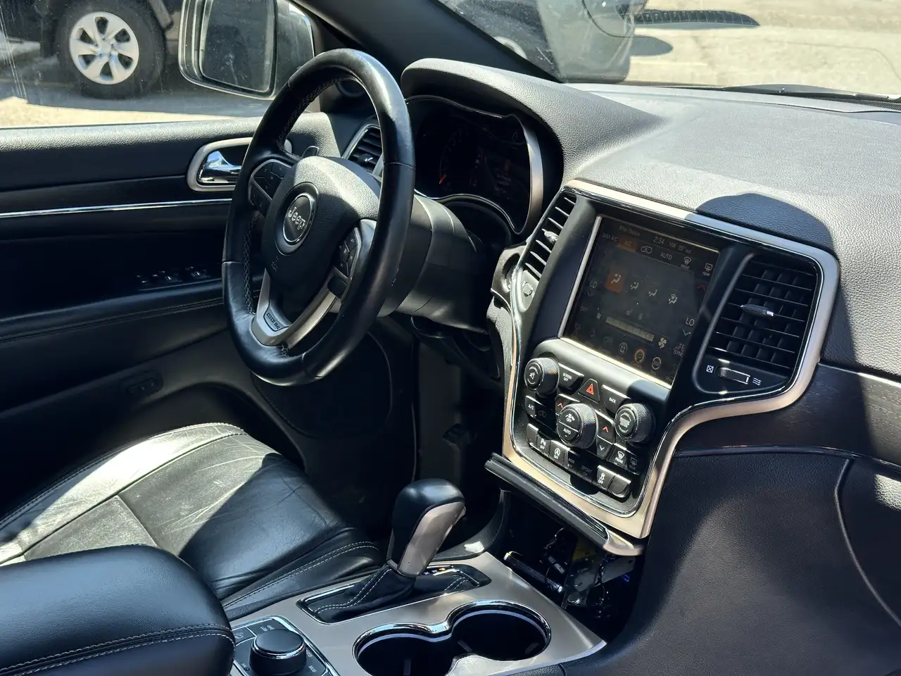 Jeep Grand Cherokee снимка Jeep Grand Cherokee