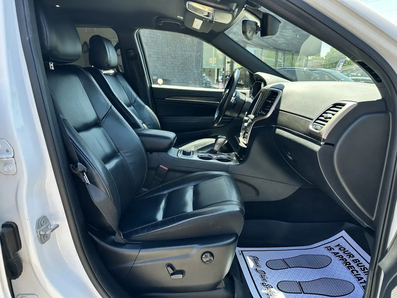 Jeep Grand Cherokee снимка Jeep Grand Cherokee