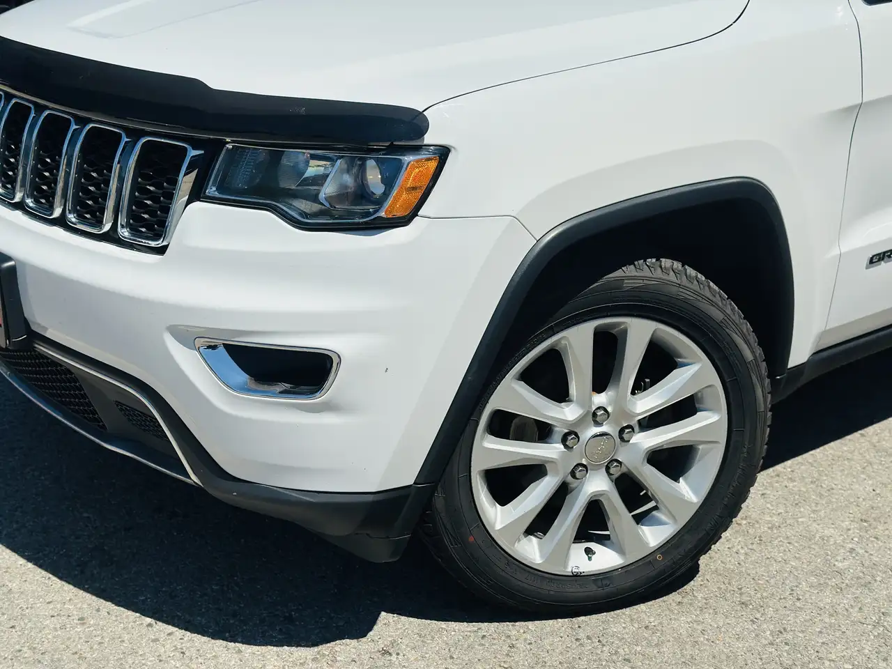 Jeep Grand Cherokee снимка Jeep Grand Cherokee