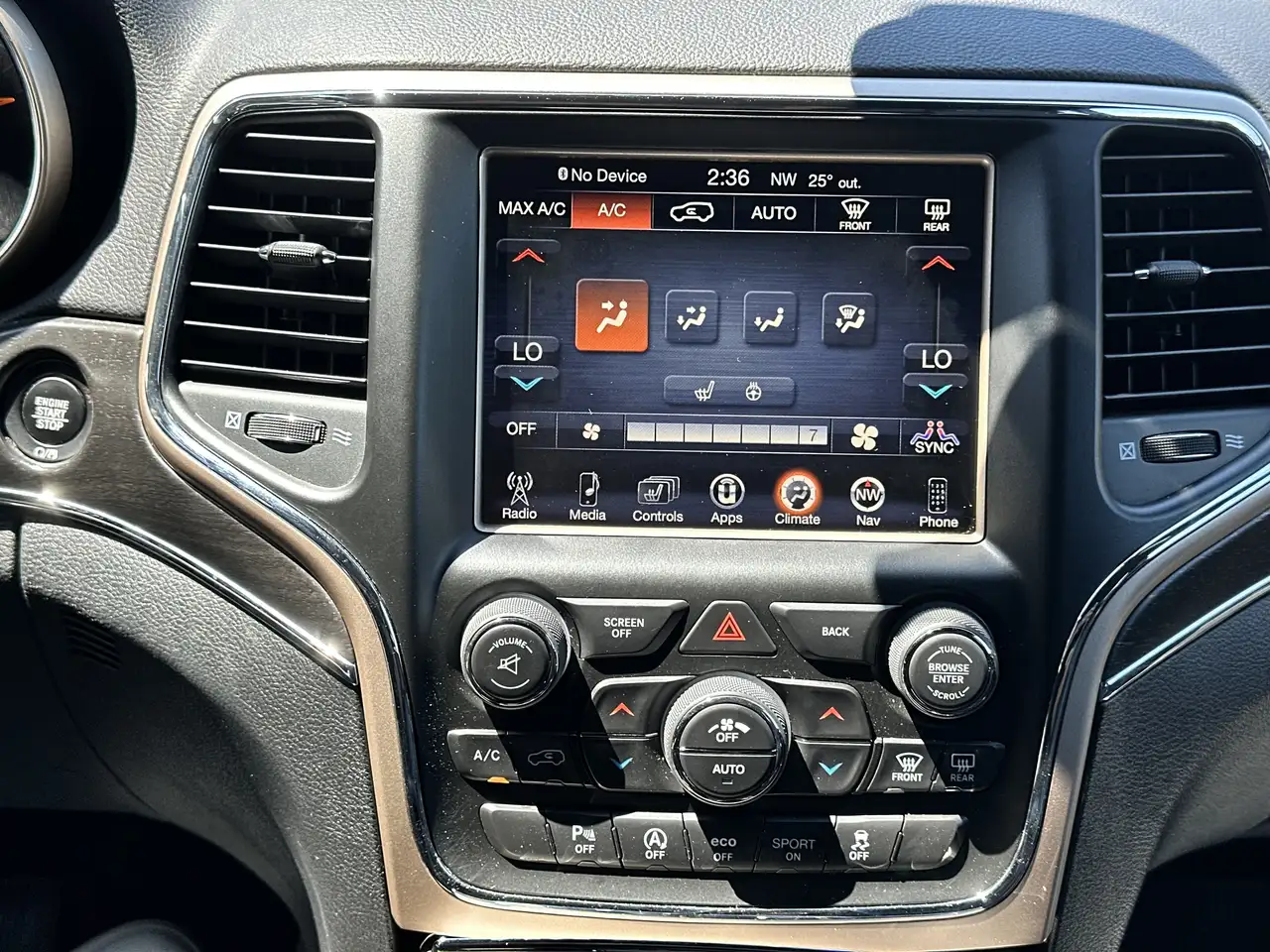 Jeep Grand Cherokee снимка Jeep Grand Cherokee