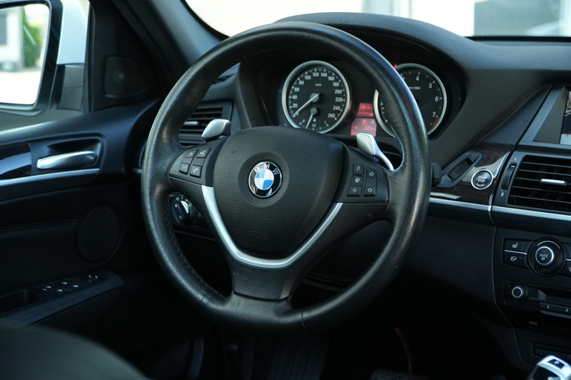 BMW X6 xDrive50i AWD I Pano I 20 Inch I — photo 11
