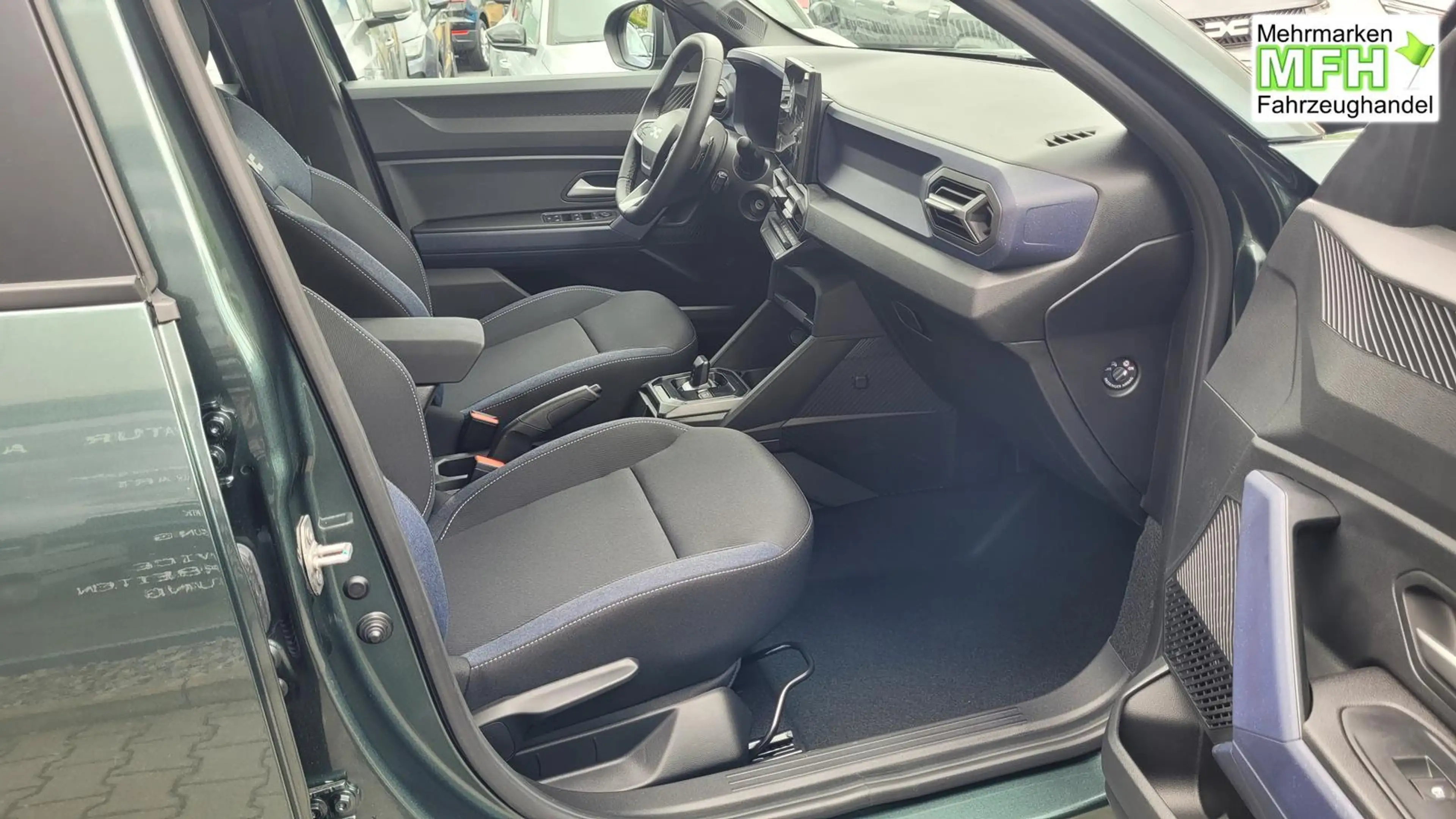 Dacia Duster Expressiom LPG 120 PS AT | Carplay Sitz+Lnkrdhe... — photo 10