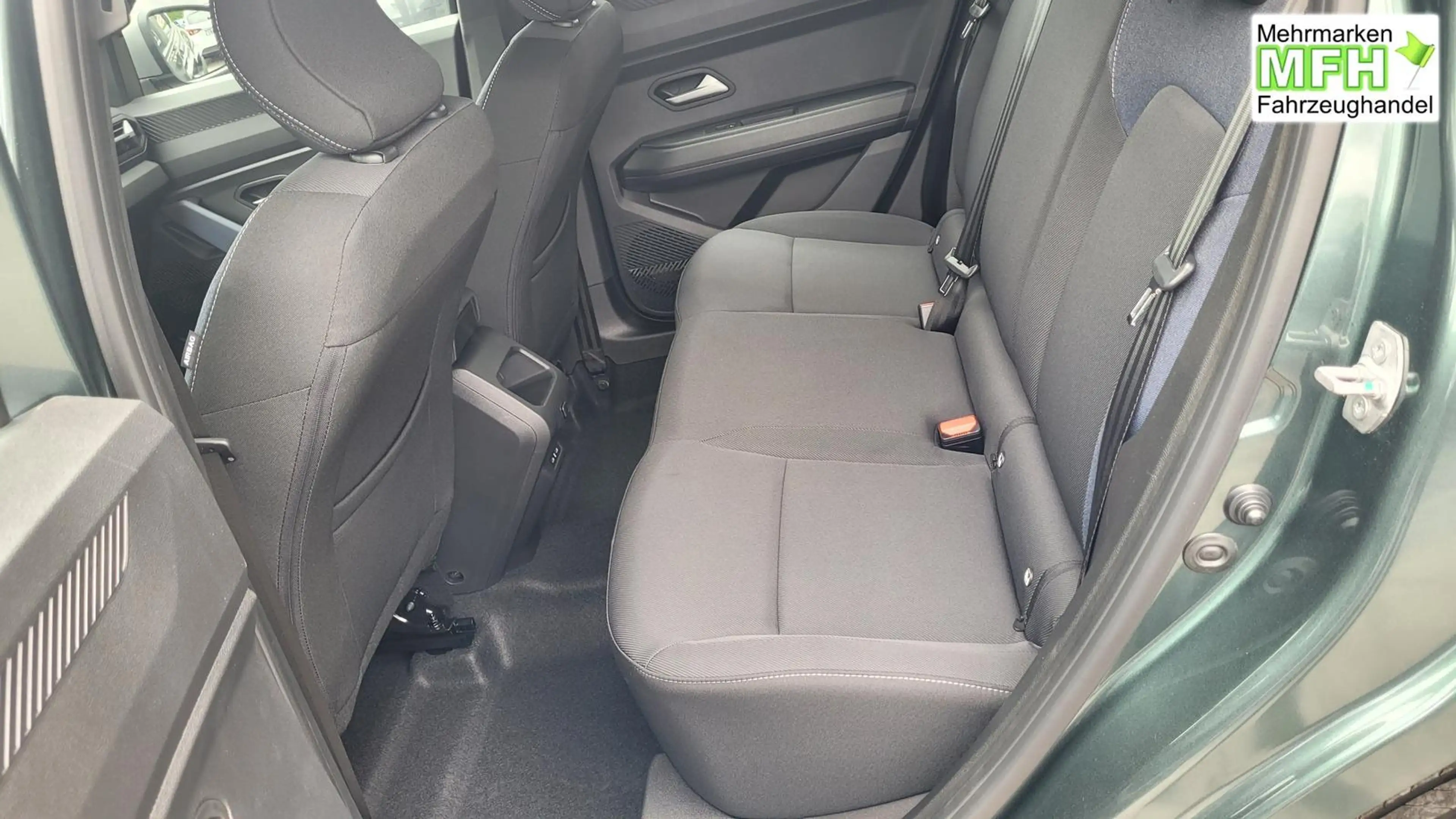 Dacia Duster Expressiom LPG 120 PS AT | Carplay Sitz+Lnkrdhe... — photo 9