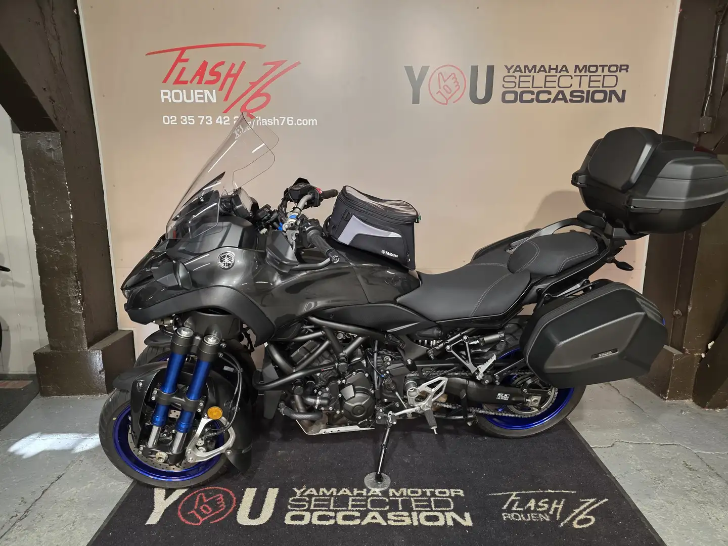 Yamaha Niken Gris - 2