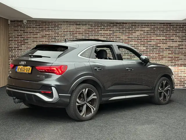 Audi Q3 view 2