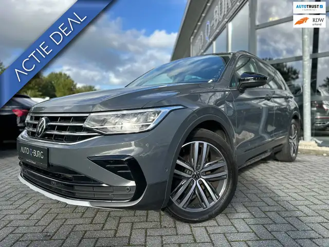 Volkswagen Tiguan 2.0 TDI Urban Sport | DSG | Camera | Climate | Sto