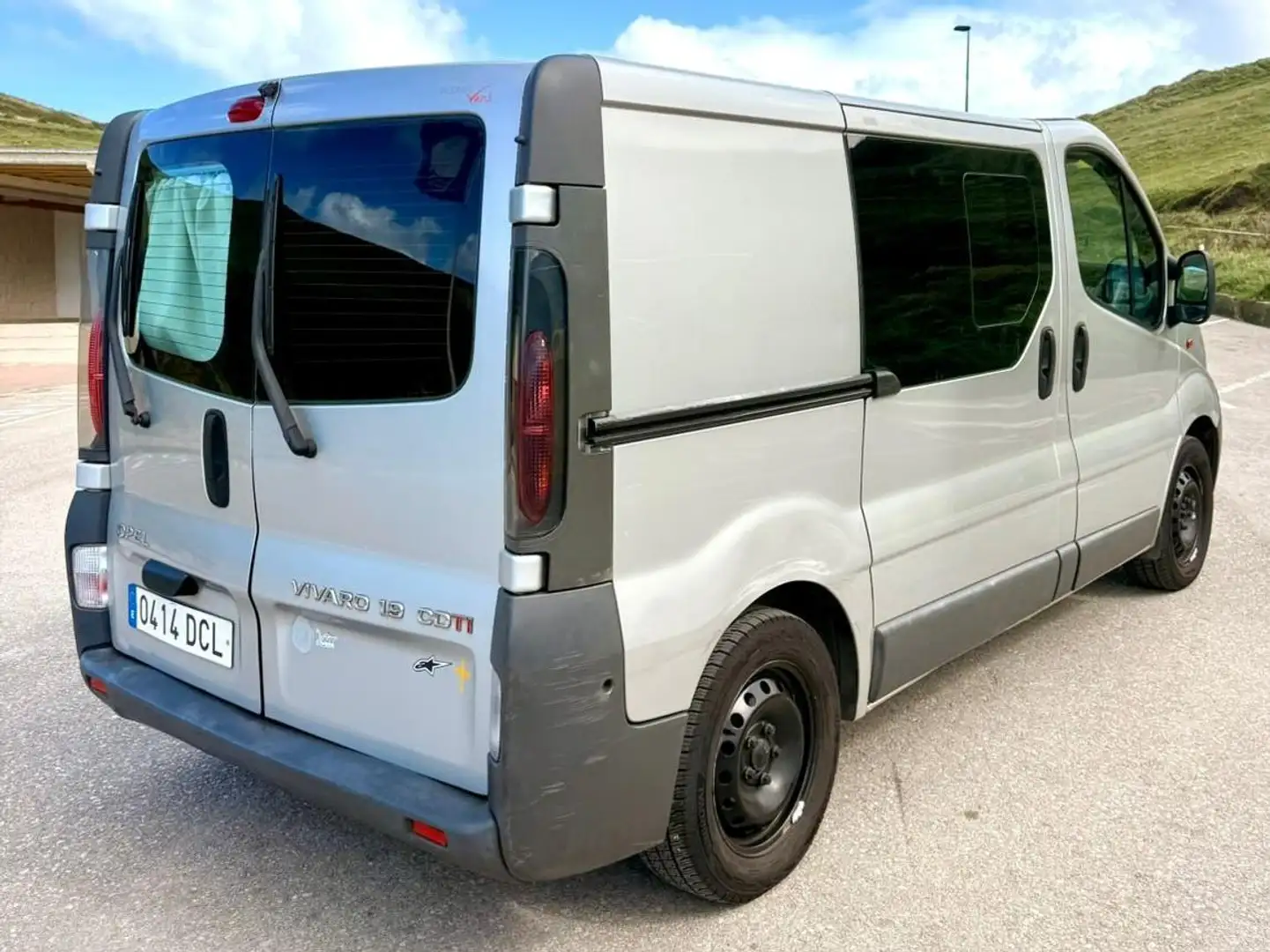 Opel Vivaro Vivaro Com.6 1.9CDTI Corto 2700 100 Gümüş rengi - 2