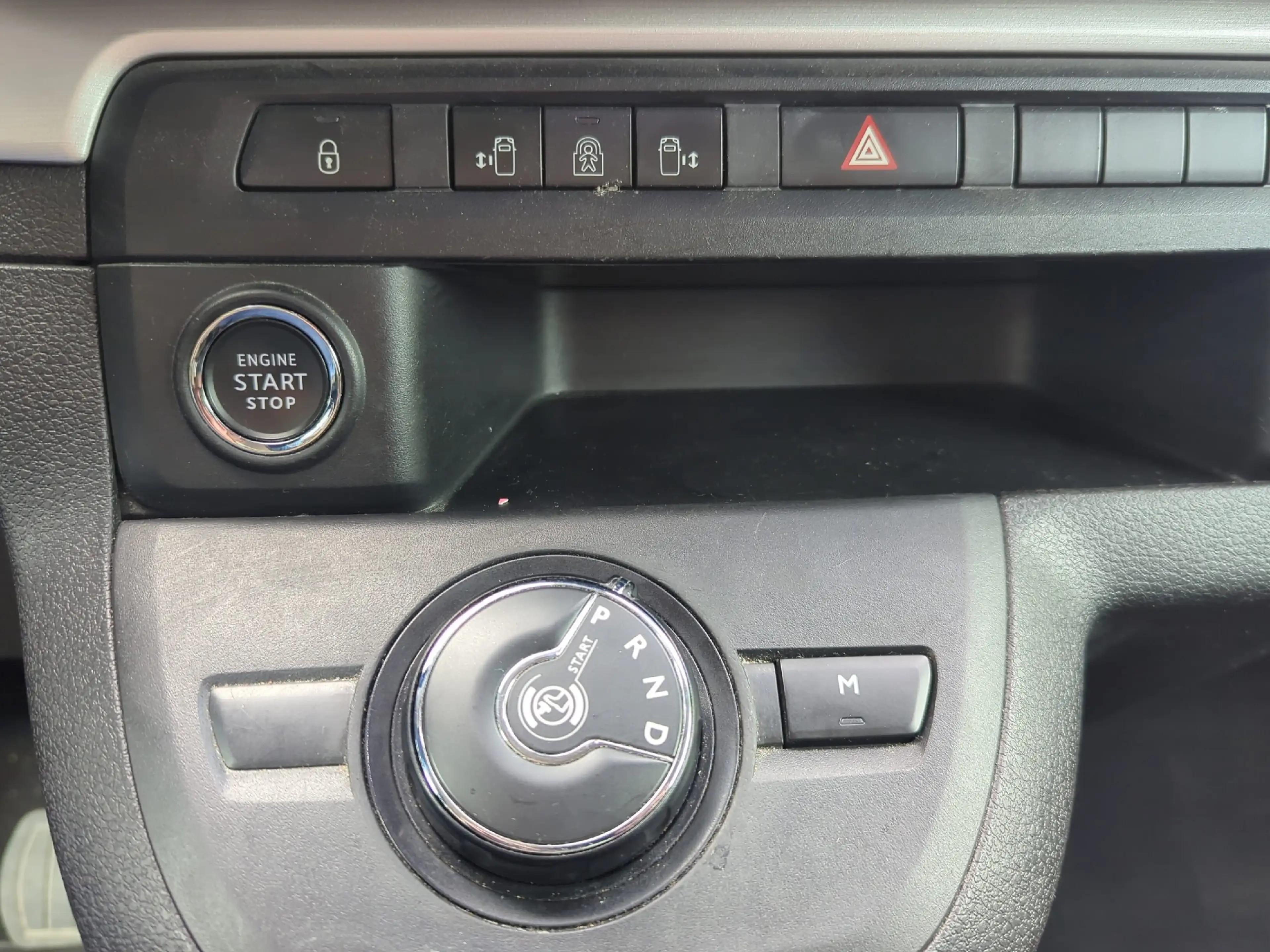 Opel Zafira Life 2.0 D Autom Tourer ACC+Navi+Pano+Grip — photo 13