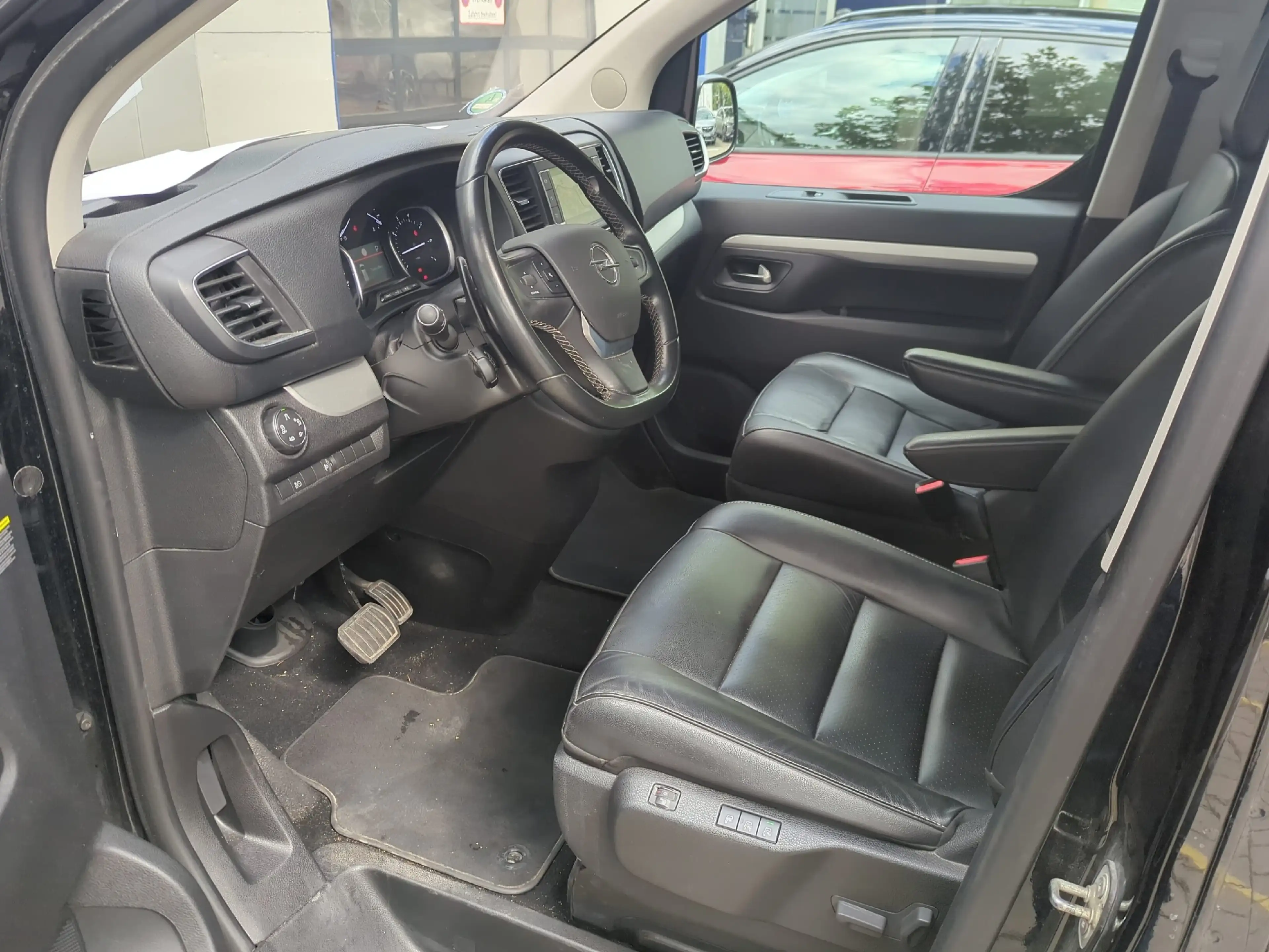 Opel Zafira Life 2.0 D Autom Tourer ACC+Navi+Pano+Grip — photo 7