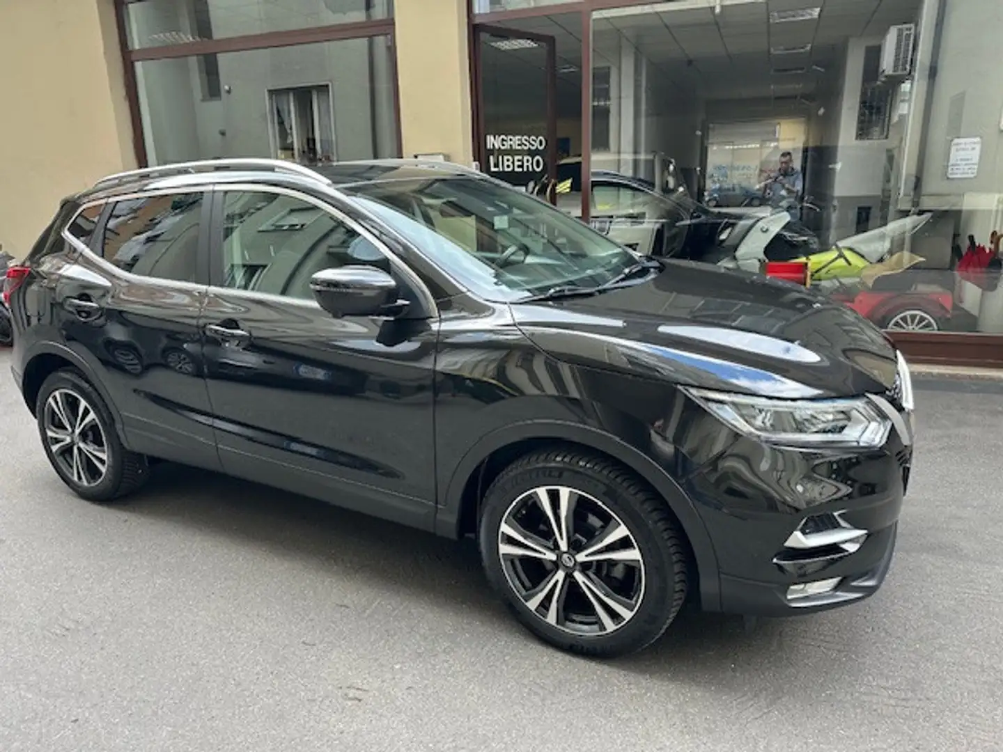 Nissan Qashqai 1.3 DIG-T 160 CV DCT N-Connecta Noir - 1