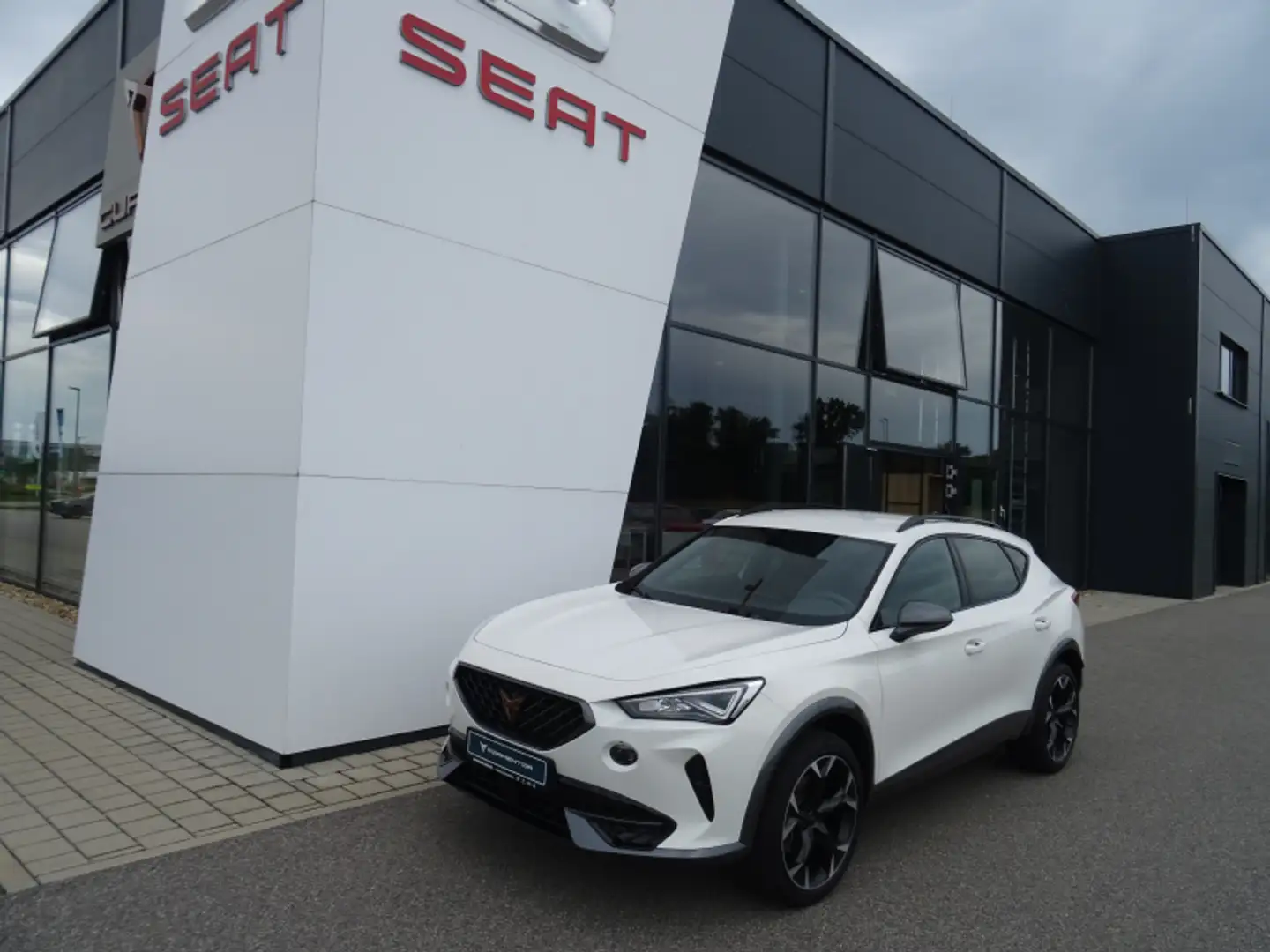 CUPRA Formentor Formentor 1.5 TSI DSG 150PS Navi ACC el.Heckkl. Ka Weiß - 1