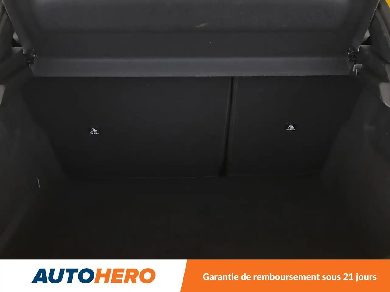 Peugeot 208 208 — photo 17