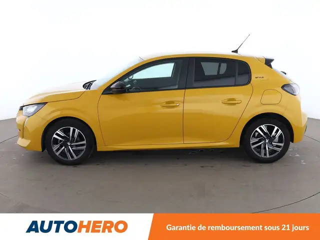 Peugeot 208 view 3