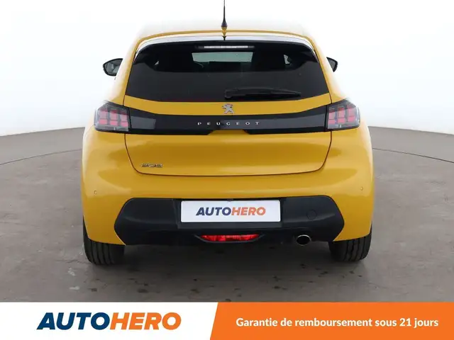Peugeot 208 view 5