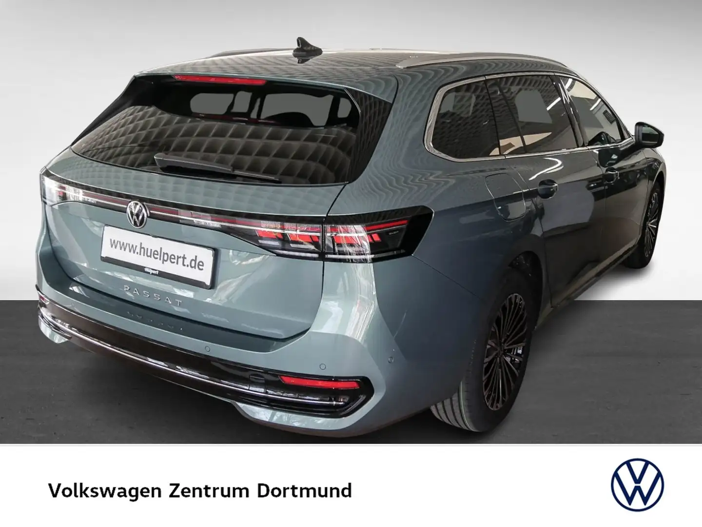 Volkswagen Passat Variant 2.0 TDI ELEGANCE DSG AHK DCC HEAD-UP 360CAM Grün - 2