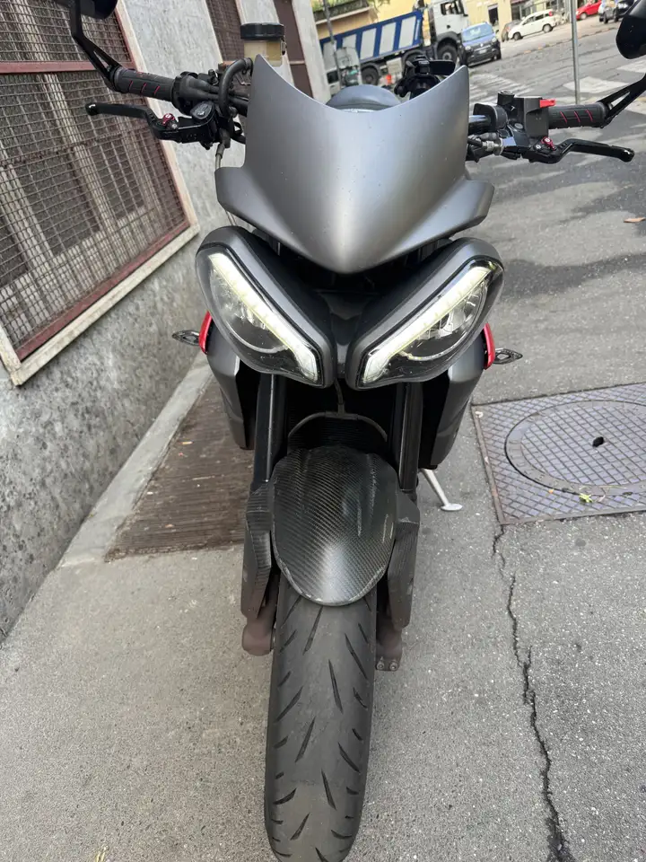 Triumph Street Triple 675