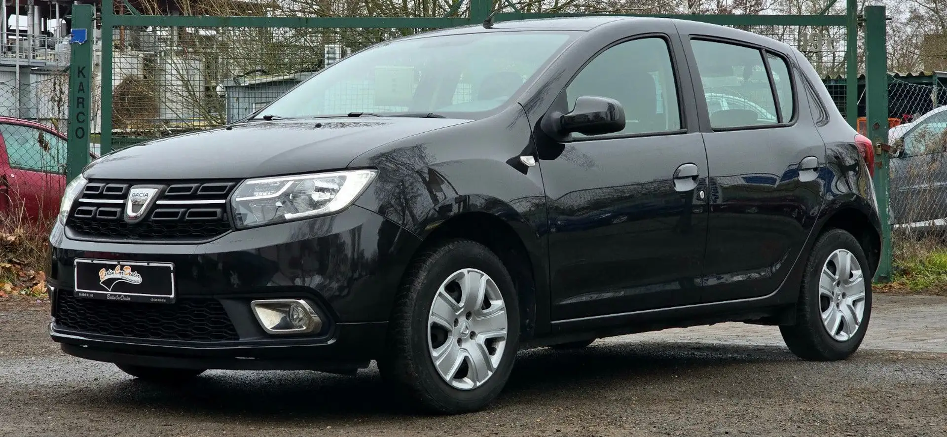 Dacia Sandero *TÜV NEU*KLIMA*PDC*TEMPOMAT*ALLWETTER NEU Schwarz - 2