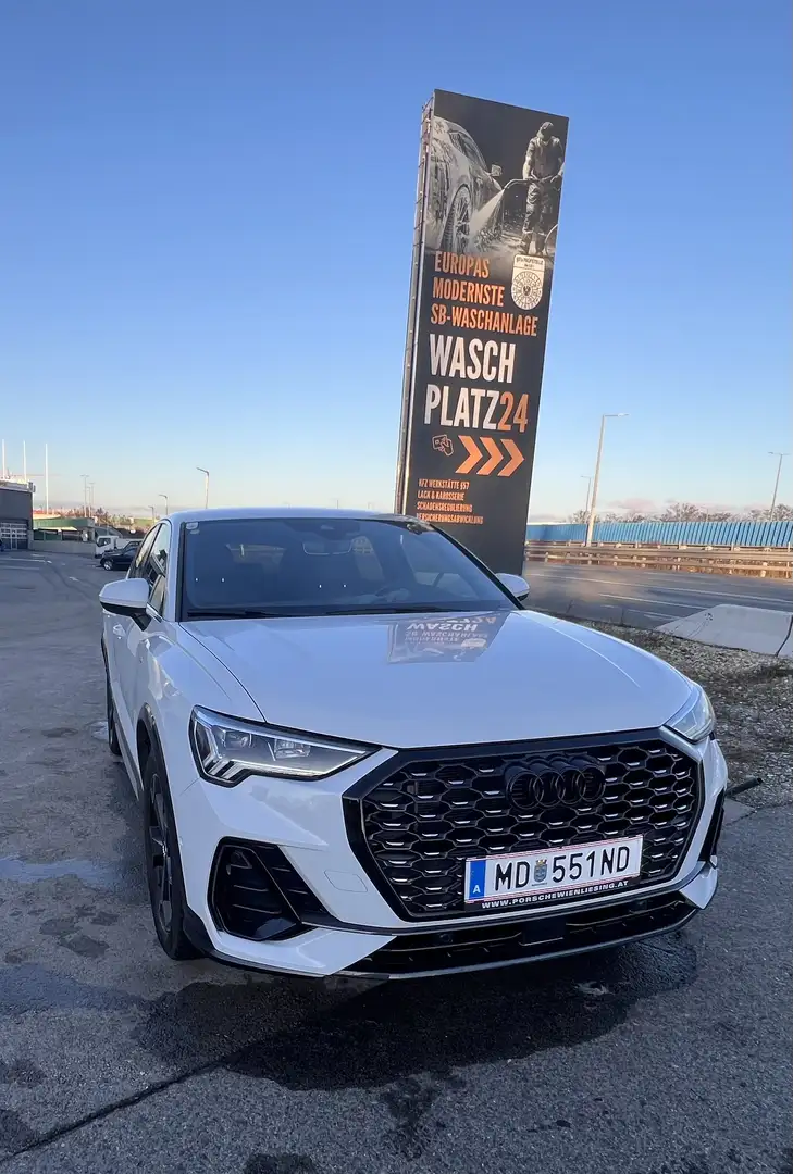 Audi Q3 45 TFSIe Sportback S tronic line - 1