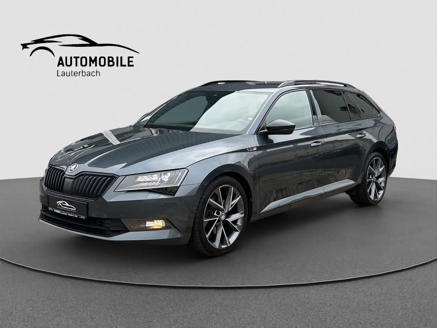 Skoda Superb Combi Sportline/DSG/LED/DAB/SH/AHK/ACC Grau - 1