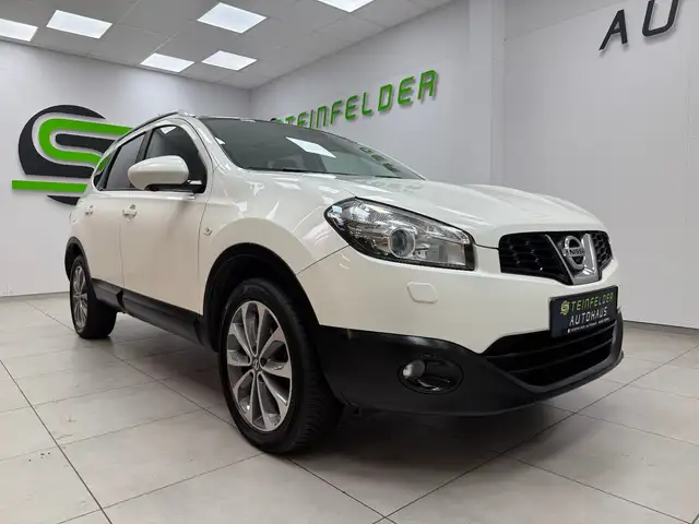 2013 Nissan Qashqai in White for sale