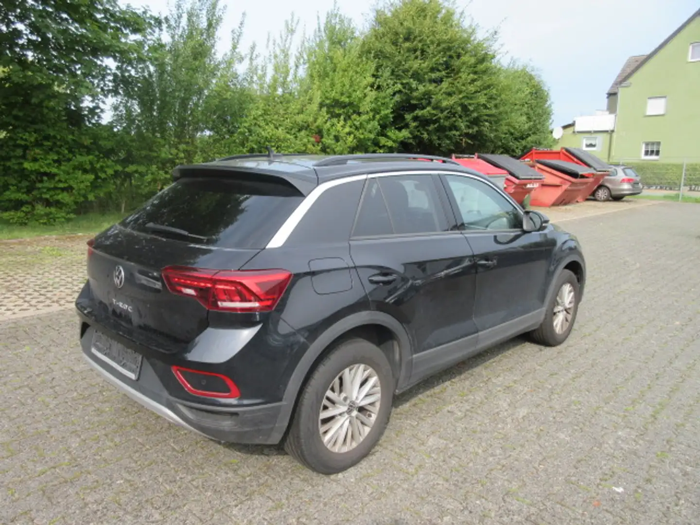 Volkswagen T-Roc Life 1.0 TSI NAVI KAMERA ACC ALU APS LED SITZHEIZUNG CLIMATRONIC AID APP DAB KEYLESS ASSIST Schwarz - 2