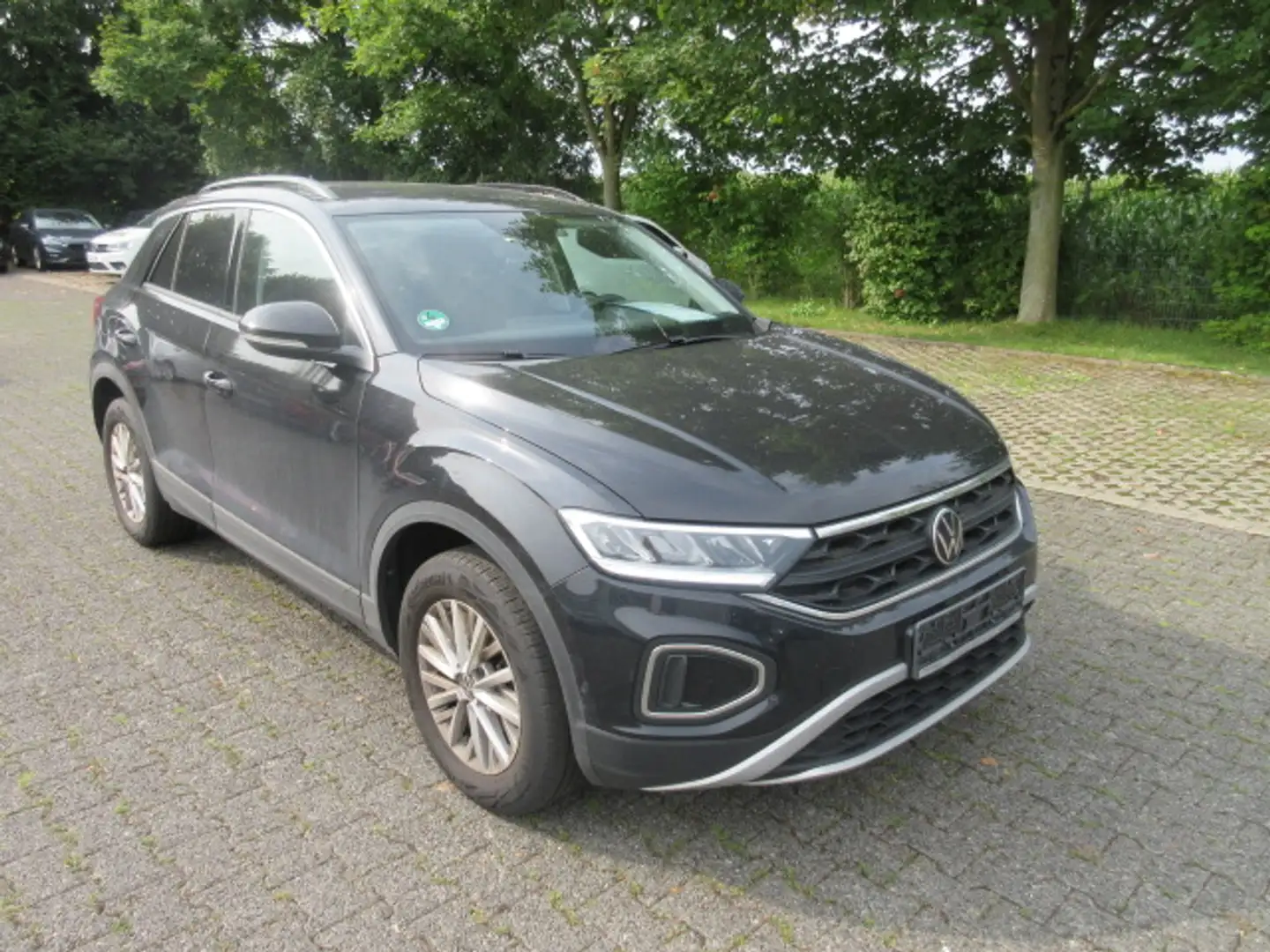 Volkswagen T-Roc Life 1.0 TSI NAVI KAMERA ACC ALU APS LED SITZHEIZUNG CLIMATRONIC AID APP DAB KEYLESS ASSIST Schwarz - 1