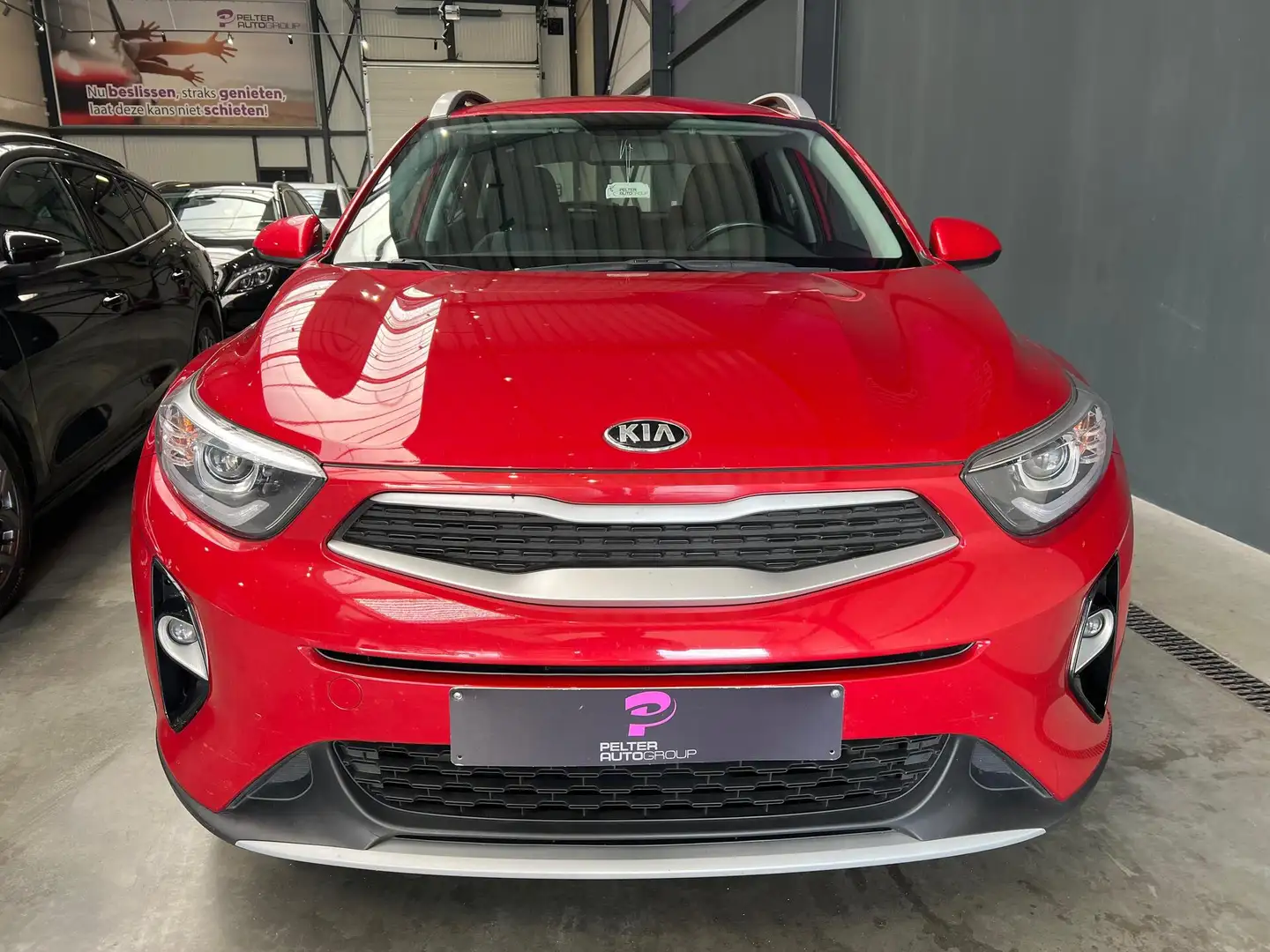 Kia Stonic 1.4i Automaat Bj.2019 Camera Navi Rouge - 2