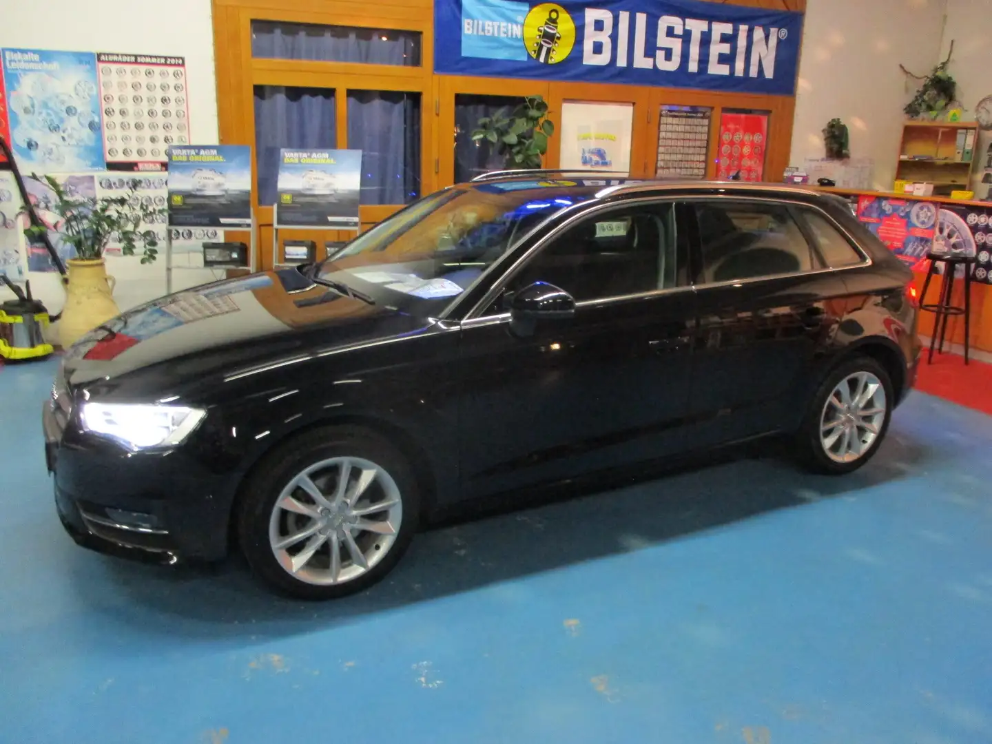 Audi A3 1.4 TFSI ultra Sportback,Bi-Xenon,Navi,Leder Schwarz - 2