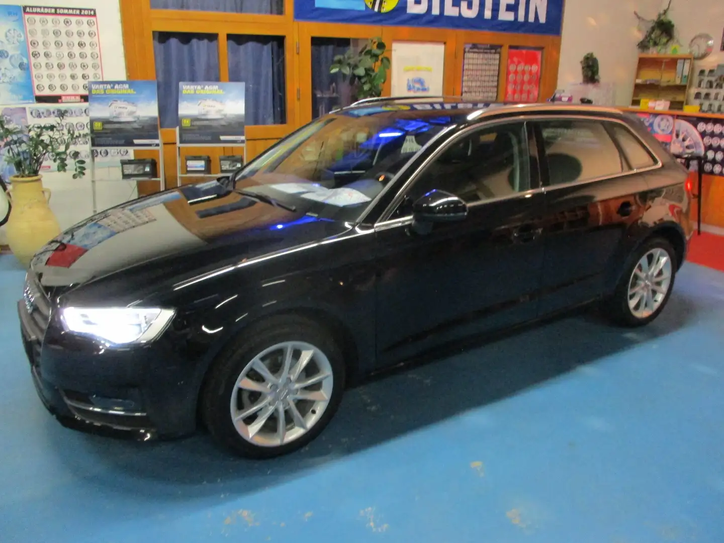 Audi A3 1.4 TFSI ultra Sportback,Bi-Xenon,Navi,Leder Schwarz - 1