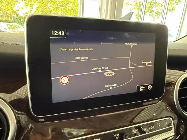 Mercedes-Benz V-Class view 15